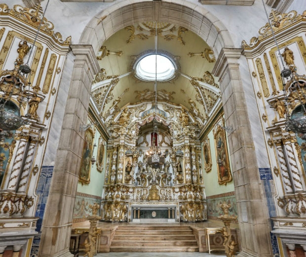 Igreja da Misericórdia mantém estilos artísticos históricos e é ponto turístico